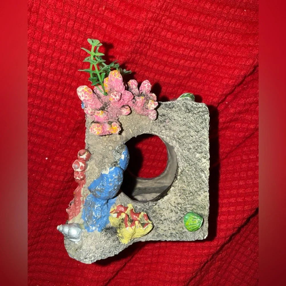 Aquarium decor mimic a rock formation with fakeplants and coral 3 inches wide